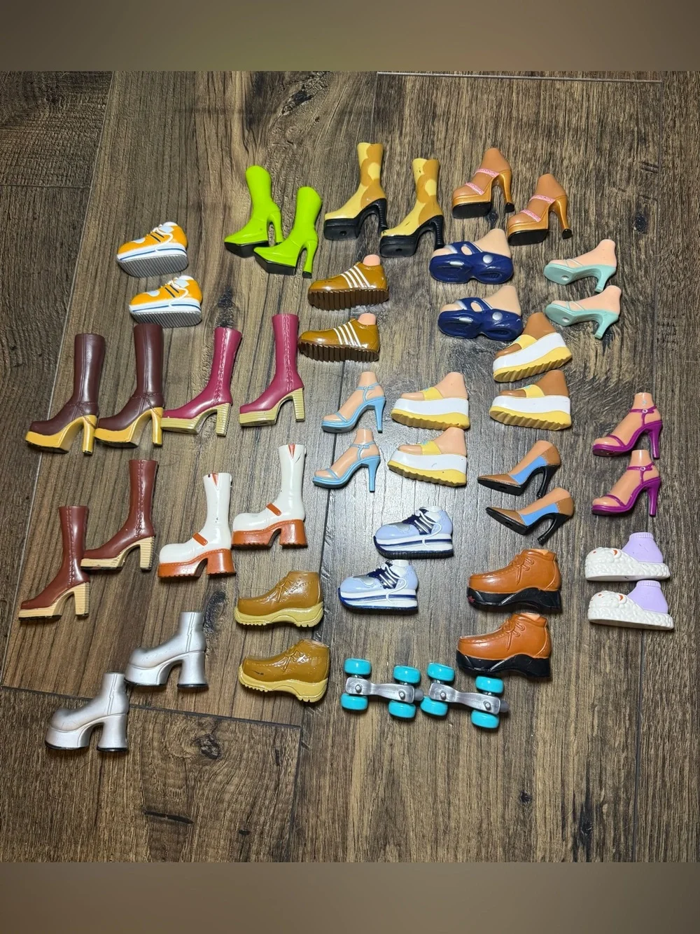 Vintage 2000's Y2K MGA Bratz Doll Shoes Accessory Lot Bundle 44 Items 22 Pairs